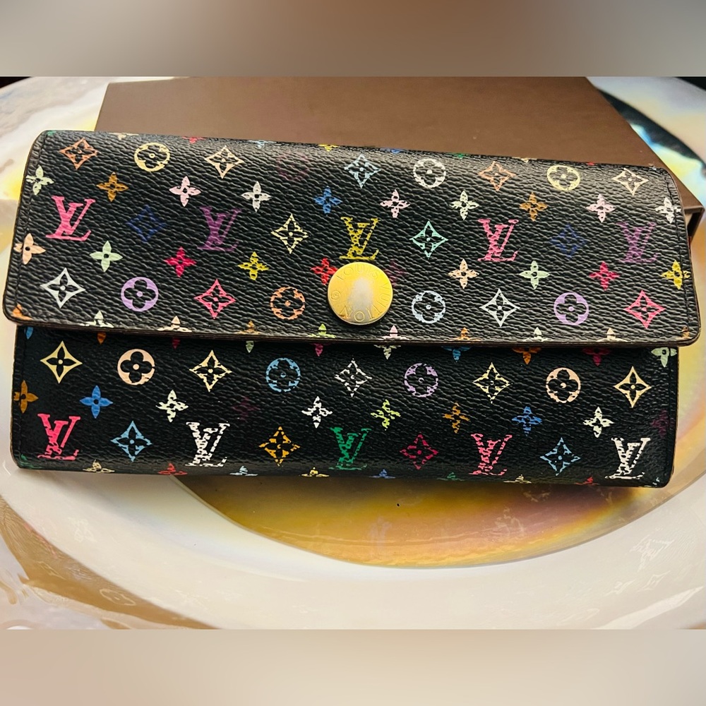 ⭐️Authentic Louis Vuitton Monogram Multicolor Sarah Wallet w/COA